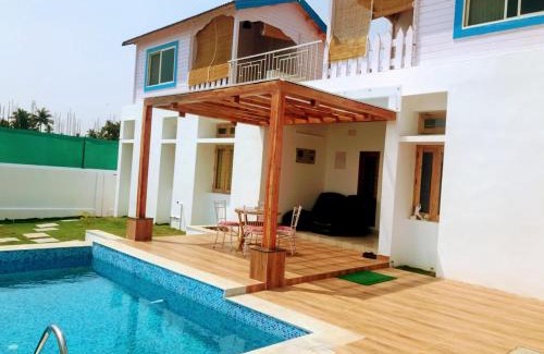 Pondicherry Beach House | Elegantly Designed Bleu & Blanc: Pool and Breakfast Awaits