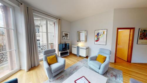 Historic Center Apartment | Elegant Bleu Mésange: 2 Bedrooms, Perfect for Families