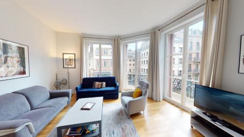 Historic Center Apartment | Elegant Bleu Mésange: 2 Bedrooms, Perfect for Families