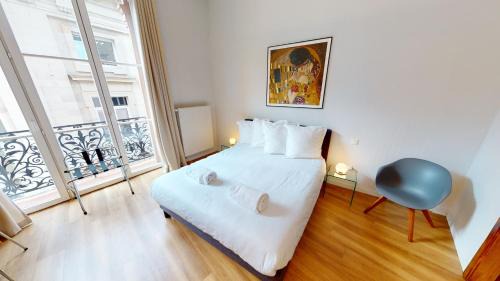 Historic Center Apartment | Elegant Bleu Mésange: 2 Bedrooms, Perfect for Families