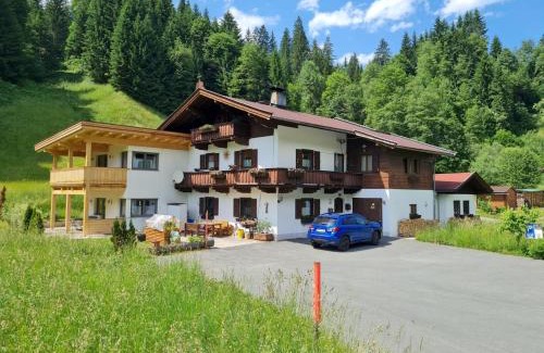 Grundau Apartment | Experience Comfort at Blick auf den Rettenstein Top 2