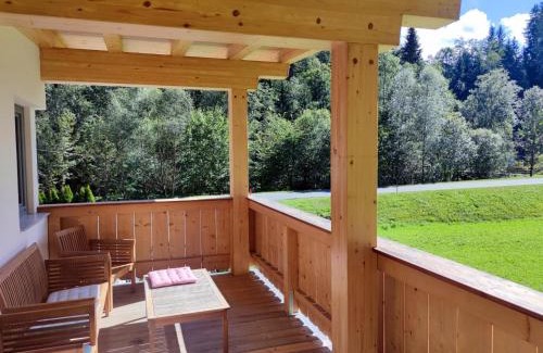 Grundau Apartment | Experience Comfort at Blick auf den Rettenstein Top 2