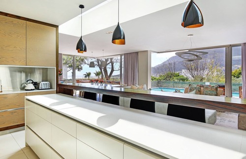 Camps Bay Villa | Indulge at Blinkwater Villa: 5-Star Oceanfront Retreat