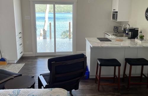 King's Point House | Comfortable Bliss by da Bay Deluxe Suite with Family Amenities