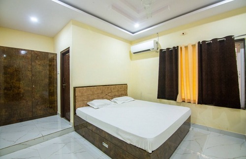 Chevella Hotel | Relax at Bliss Farm Stay - IRIS with Pool & Breakfast