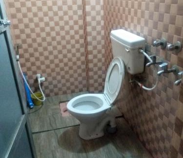 Varanasi Bed & Breakfast | Cozy Bliss Guest House at Assi Ghat with Great Amenities
