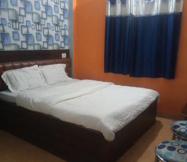 Varanasi Bed & Breakfast | Cozy Bliss Guest House at Assi Ghat with Great Amenities