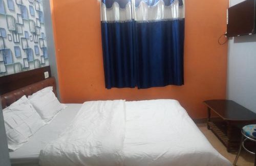 Varanasi Bed & Breakfast | Cozy Bliss Guest House at Assi Ghat with Great Amenities