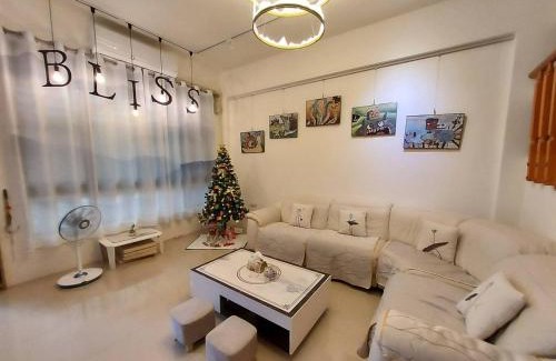 Yuli House | Eco-Friendly Bliss Inn with Hot Tub and Breakfast Included