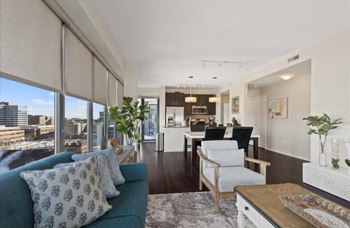 Evanston Apartment | Experience Bliss of Evanston: 180° Views & Premier Amenities