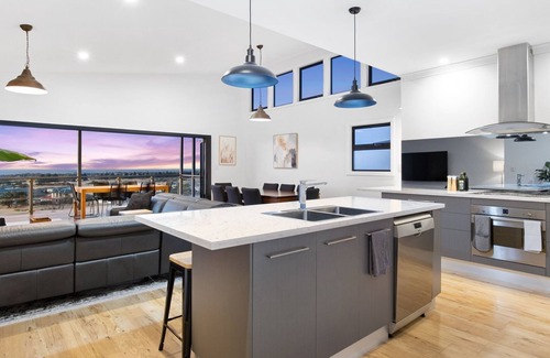 Normanville House | Oceanfront Bliss on Birkdale - Family-Friendly Getaway
