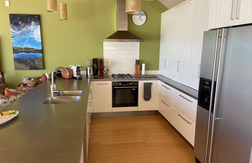 Whangapoua House | Relaxing Getaway at Bliss on the Beach - Whangapoua