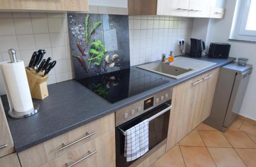 Handelshafen Apartment | Bliss Place: Premium 1R Apartment with Balcony & Smart TV