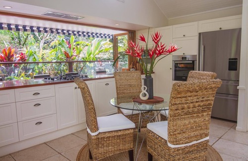 The Pocket Villa | Bliss Private Villa: Oceanfront Retreat with Pool & Breakfast