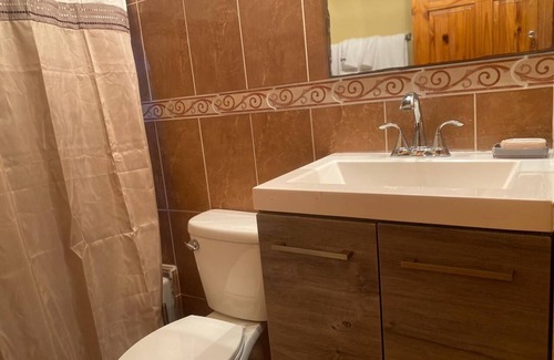 Molynes Gardens House | Comfort and Convenience at Blissett Apts: Your Ideal Stay