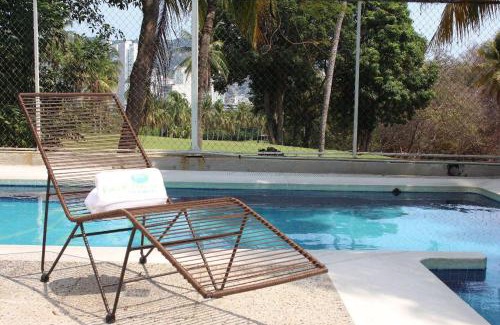Club Deportivo Apartment | Inviting Acatown Beach Penthouse with Pool and Pet-Friendly Stays