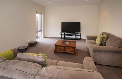 Dunsborough House | Blissful Bay- WIFI, Beachfront