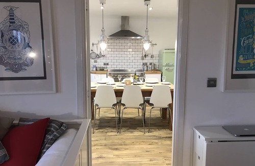 Seahouses House | Relaxing Beach Retreat with Ocean View & Hot Tub Amenities