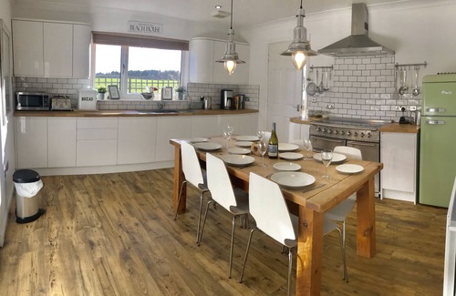 Seahouses House | Relaxing Beach Retreat with Ocean View & Hot Tub Amenities