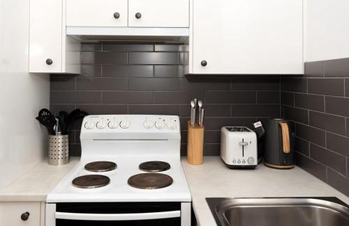 Broulee Apartment | Oceanfront Blissful Unit in Broulee for Family Getaways