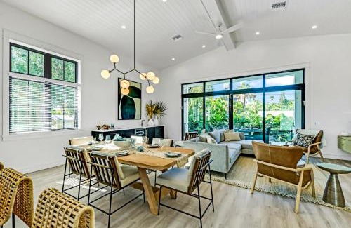 Holmes Beach House | Serene Oceanfront Retreat at Blissful Paradise Hotel