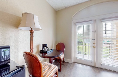 Naples House | Ultimate Retreat: Game Room, Heated Pool & Sauna Escape