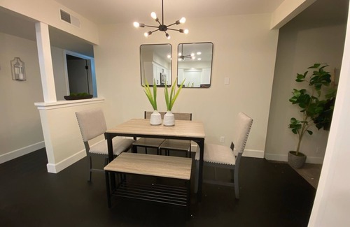 Raisin House | Guest Rated 10/10: Ocean View 3 Bedroom Getaway