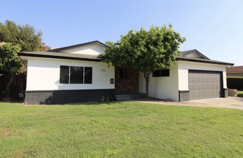 Raisin House | Guest Rated 10/10: Ocean View 3 Bedroom Getaway