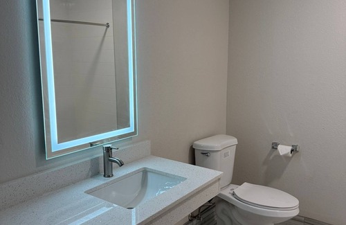 Kokomo Hotel | BlissPoint Inn kokomo