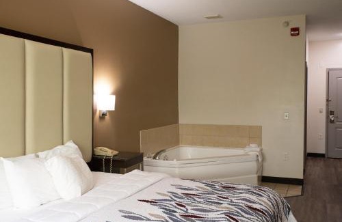 Marion Hotel | Discover BlissPoint Inn & Suites Marion: Pet-Friendly Retreat