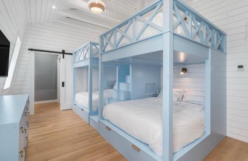 Block Island Hotel | Block Island Bunk House