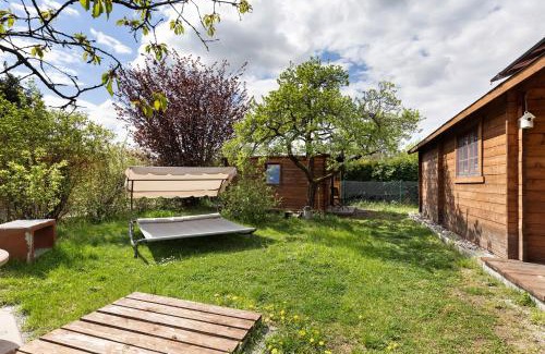 Furstenwalde/Spree House | Cozy Blockhütte: Ideal for Families and Relaxing Getaways