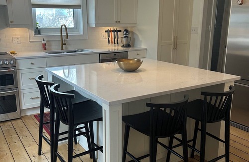 Queens Square House | Discover Blockmaker's House with Breakfast & Kitchen Access
