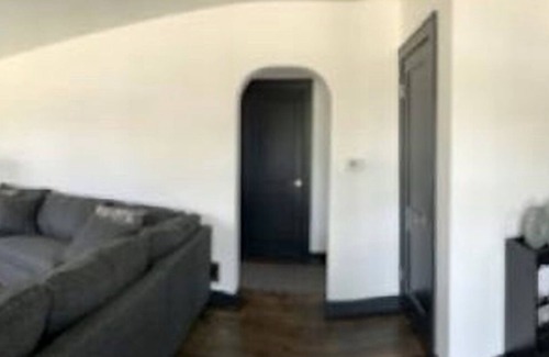 Ashwaubenon House | Steps from Lambeau Field with Pool, Spa & Breakfast