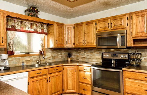 West Yellowstone House | Ideal Getaway Near Yellowstone: Pet-Friendly & Walkable!