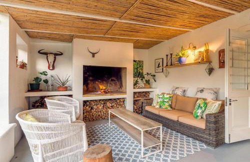 Riebeek Kasteel House | Exceptional Bloemendal Guest Cottage with Pool and Kitchen