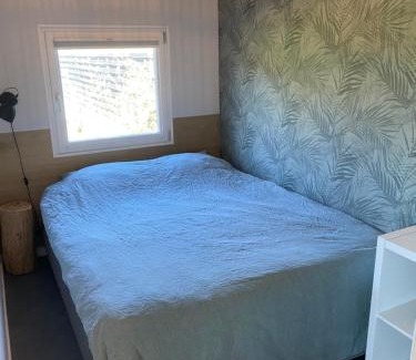 Haren Apartment | Kid-Friendly Blokhut Klein Meerzicht with Great Ratings