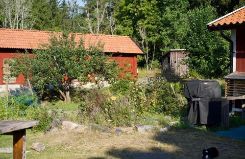 Grisslehamn Villa | Blommenshage: Child-Friendly Retreat with High Guest Ratings