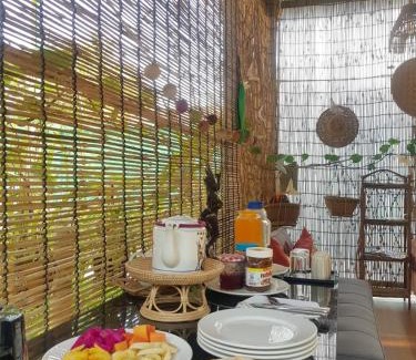 Sangkat Sla Kram House | Pet-Friendly Bloom Garden Bed & Breakfast with Free Breakfast