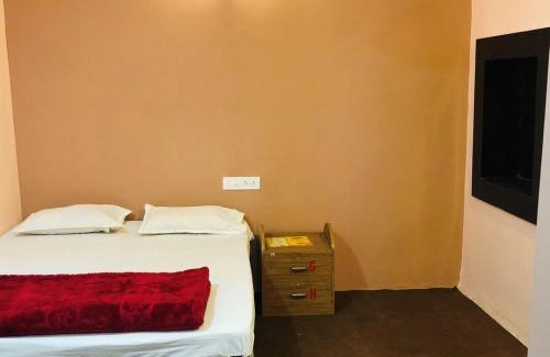 Jabalpur House | Pet-Friendly Stay at Bloom Guest House for Families