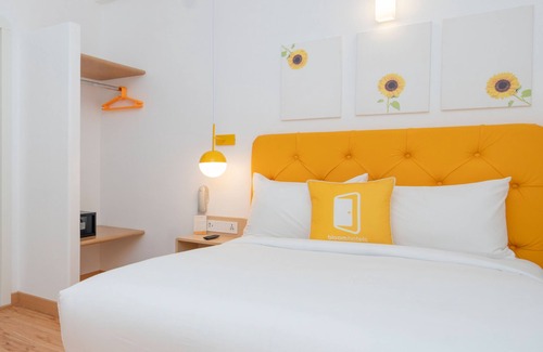Phase 2 Hotel | Top-Rated Bloom Hotel in Brookefield with Family Amenities