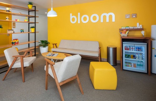 Phase 2 Hotel | Top-Rated Bloom Hotel in Brookefield with Family Amenities