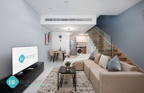 Al Wasl House | Elegant 1 Br Duplex in Rukan with Pool & Family Amenities