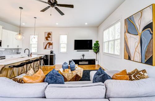 Mechanicsville House | Family-Friendly Retreat at Blooming Azalea - Unit B