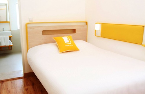 Paharganj Hotel | Comfortable Bloomrooms Near New Delhi Railway Station
