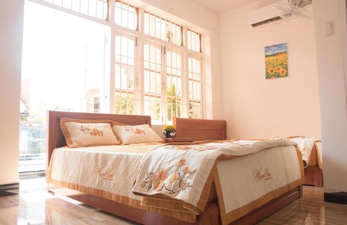Tuy Hoa House | Blossom Homestay: Oceanfront Retreat with Top Guest Ratings