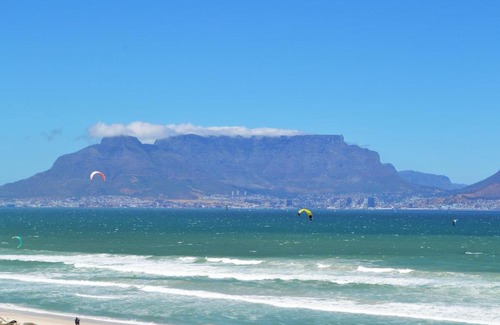 Bloubergstrand Apartment | Oceanfront Blouberg Studio with Pool & Top Guest Ratings