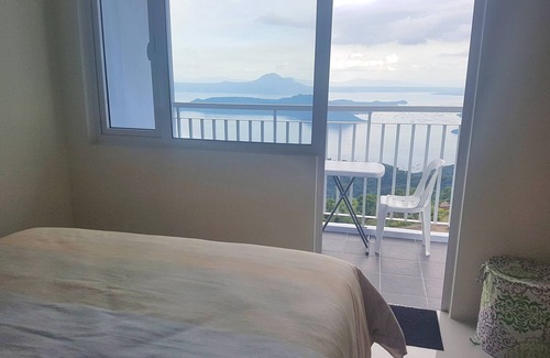 Tagaytay Hotel | Relax at Blowing In The Wind Tagaytay - Family-Friendly Retreat