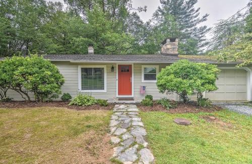 Blowing Rock House | Pet-Friendly Retreat Steps from Downtown Blowing Rock
