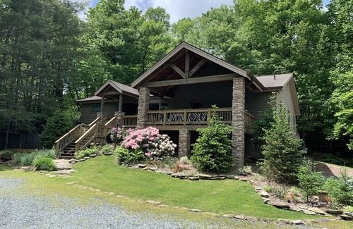 Blowing Rock House | Idyllic Blowing Rock Retreat with Stream and Pond Access